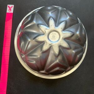 Vintage Wearever cake, jello mold